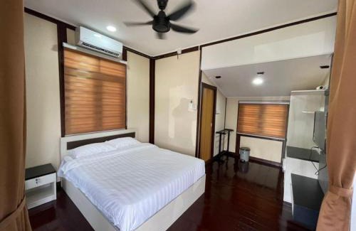 Kampung Bukit Tok Beng Ski Chalet | Rumah Kebun Gucher