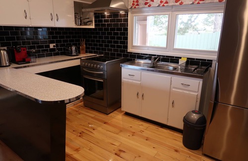 Encounter Bay Cottage | Rumbelow Cottage - Enjoy the Serenity and View!