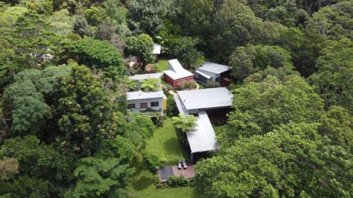 Balmoral Ridge House | Runawaytomaleny
