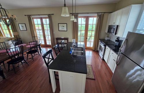 Farmville Cottage | Rural and Charming 1-bedroom cottage near Hampden-Sydney and Longwood