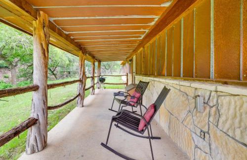 Tarpley House | Rural and Horse-Friendly Cabin about 24 Mi to Bandera!
