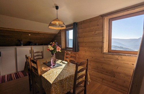 Fresse-sur-Moselle Cottage | Rural cottage in Vosges, 6 pers., WiFi, parking, bikes welcome