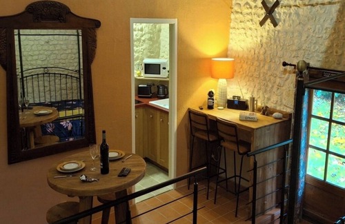 Poullignac Apartment | Rural Gîtes & Private Pool ★ Countryside retreat for 2 or 4 adults