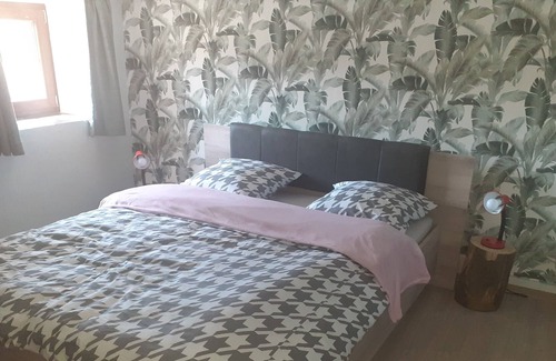 Maboge House | rural gite al fontaine