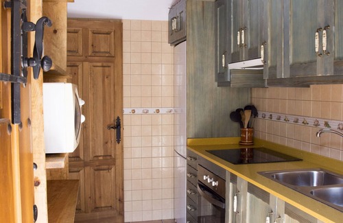 Nerpio Cottage | Rural house in Nerpio, full rental with 4 bedrooms 3 bathrooms, barbecue, porch