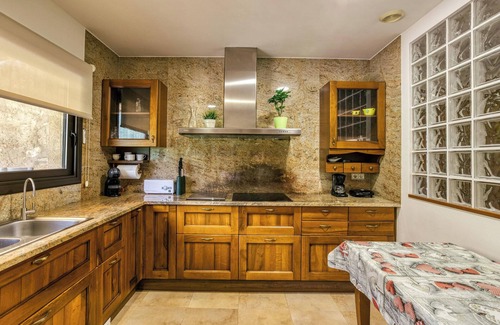 Sant Pere Despuig Villa | Rural House Mas Plantalech with Pool, Garden & Wi-Fi