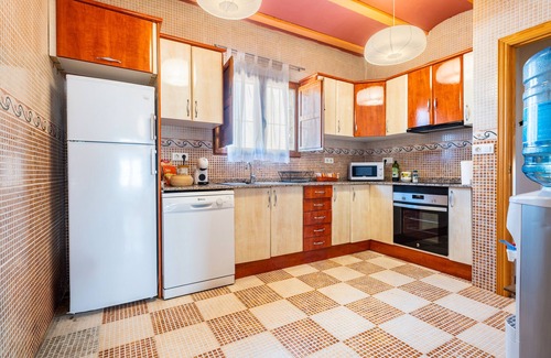 Sarratella House | Rural House 'Rosa de los Vientos' with Sea Views, Private Terrace and Wi-Fi