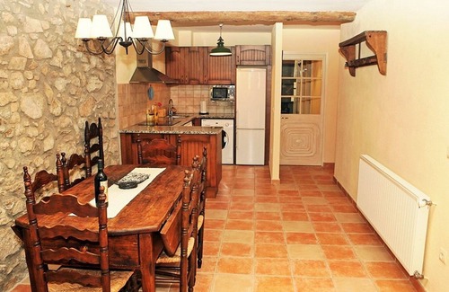 Capmany Villa | Rural house with pool and jacuzzi (Can Llobet - Salines)