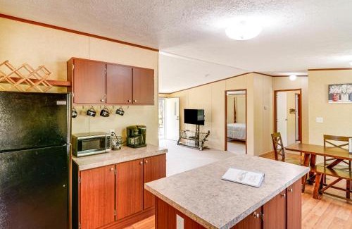 Dabolt House | Rural Kentucky Vacation Rental about 15 Mi to London!