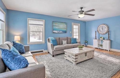 Minetto House | Rural Oswego Cottage on 50-Acre Orchard and Farm!