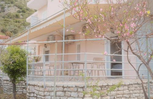 Qeparo Apartment | Rusha Family