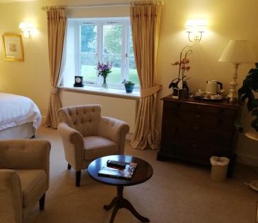 Butcombe Bed & Breakfast | Rusling House - Airport