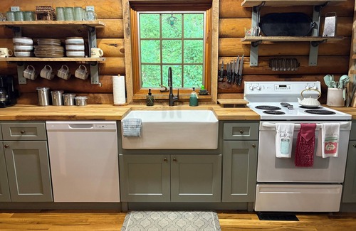 Campton Cabin | Russtic Cabin at the 100 Acre Wood