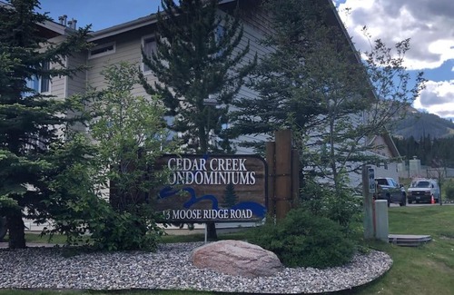 Big Sky Apartment | Rustic 2 BR Mountain View-walk to resort