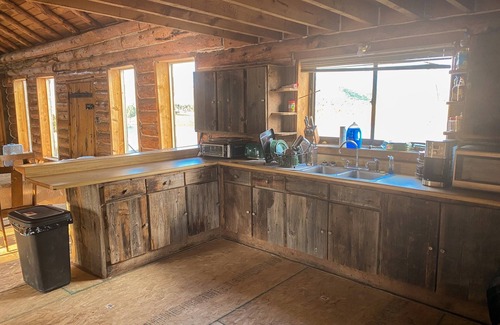 Rainsville Cabin | Rustic 4 bedroom cabin with pond on scenic ranch