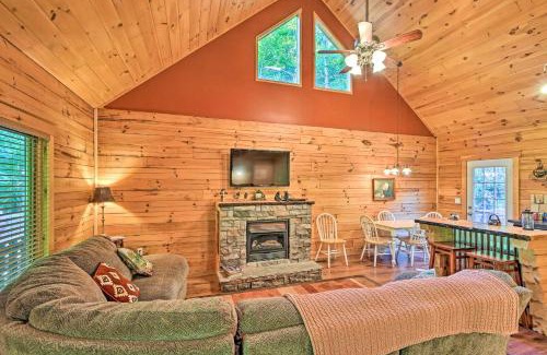 Andrews House | Rustic Andrews Cabin Rental with Deck and Fire Pit!