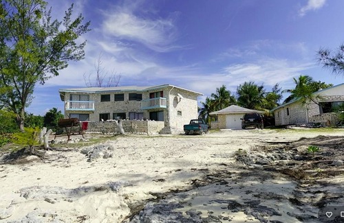 Bennett's Harbour House | Rustic Beachfront Retreat