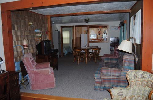 Ocean Bluff-Brant Rock Cottage | Rustic Bungalow Beach Cottage at Rexhame Beach