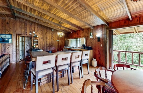 San Jose De La Montana Cabin | Rustic Cabin W/High-Speed WiFi, Full Kitchen, Great Views, Large Deck & More