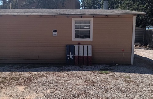 Eastland Cabin | Rustic cabin at lake Leon. Lake aces for fisherman or boat enthusiast.