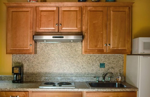 Sedona Cabin | Rustic Cabin for 2 in Oak Creek Cabin