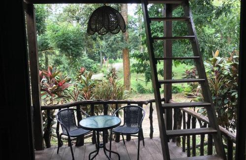Karangan House | Rustic Chalet - Dahlia n Mawar at Sedim Vista