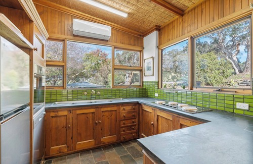 Encounter Bay House | Rustic Cottage with amazing views !, Rustic cottage with amazing views over the bay