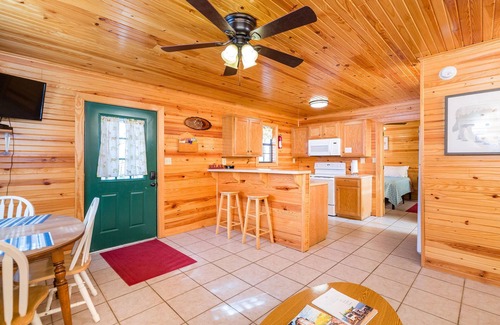 Mountainburg Cabin | Rustic Coyote Ridge Cabin with a Hot Tub