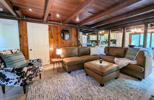Hewitt House | Rustic Escape in Greenwood Lake
