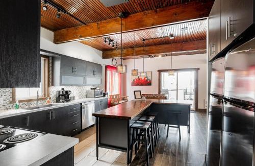 Cheneville Ski Chalet | Rustic Lakefront Chalet on Lac Simon Private Spa