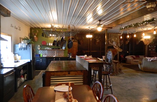 Hillsboro Cabin | Rustic Lodge with private cabins/6 person hot tub and camp fire