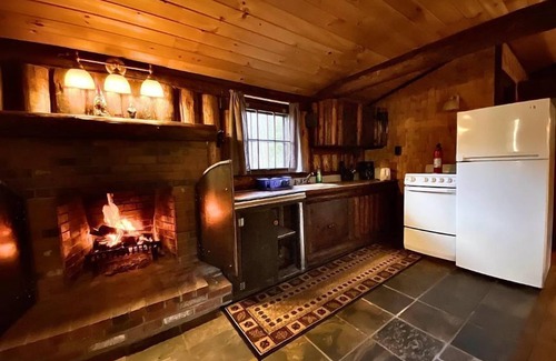 Lisbon House | Rustic Log Cabin #2 - "Peaceful Oasis"