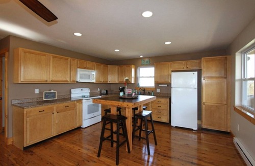 Acton House | Rustic, rural, relaxing, family friendly stay! Excellent location 5 min to I74.