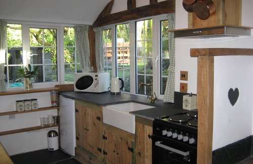Mary Tavy Cottage | Rustic, rural, romantic, riverside: Love-Lee Little Cottage