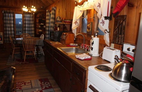 Sybertsville Ski Chalet | Rustic, Tranquil, Cozy Chalet on 130 acres of farmland
