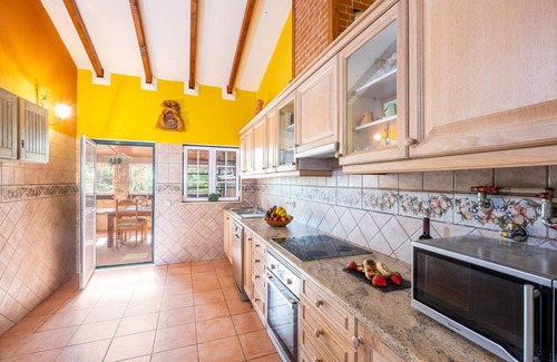 Albufeira Villa | Rustic villa w/garden & BBQ, Alcaria