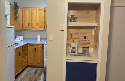 Port Blandford Cabin | Rustic Wave Cottages-Cabin #6