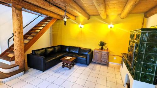 Kasperske Hory Apartment | Rustikale und grosszügige Ferienwohnung