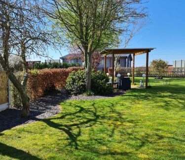 Pontesbury Cabin | Ruth's Retreat Country Retreat with private hot tub