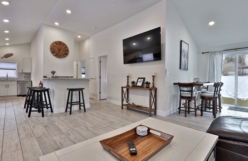 East Haven  Rutland County House | Rutland's Hidden Gem: 2 Br/1ba Renovated Home Close To Everything 2 Bedroom Home