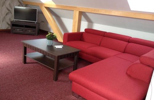 Solcany House | Rybárska bašta a penzión Dobys