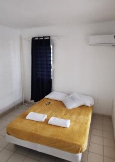 Orient Bay Apartment | Séjour entre plage et piscine