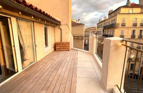 1st Arrondissement Apartment | Séjour marseillais - Penthouse vieux port climatisé