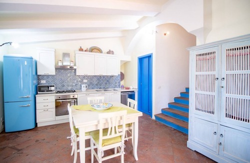 Cardedu Apartment | S'Omu and Assunta 1P apartment with terrace and private pool.