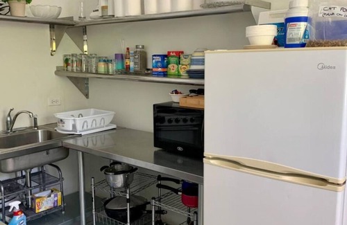 West Bay Apartment | S4 BP Steps to Beach Free Upgrade Stay 30 Oct