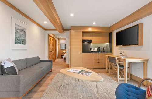 Eastern Malibu Apartment | SA Beach Suites #5 - Luxury Suite Steps to the Beach with Ocean View