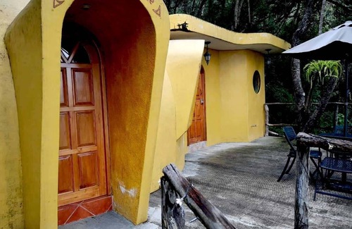 Zona 12 Apartment | Sacred mountain dome