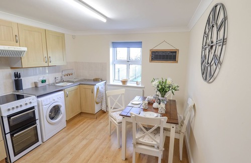 Louth Cottage | SADDLE RACK COTTAGE, romantic, country holiday cottage in Fulstow