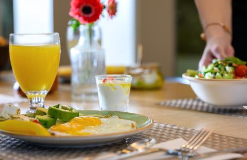 Be'er Ya'akov Hotel | Sadot Hotel Ben Gurion Airport - an Atlas Boutique Hotel