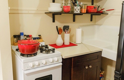 Highland Park Apartment | Safe and Secure, Charming, Clean Studio
